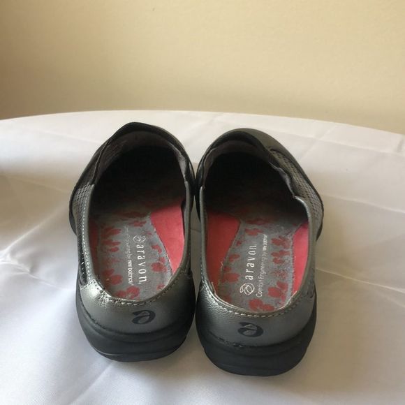 ARAVON By New Balance Women's Black Leather Slip on Shoes Mules size 6 - Picture 3 of 7